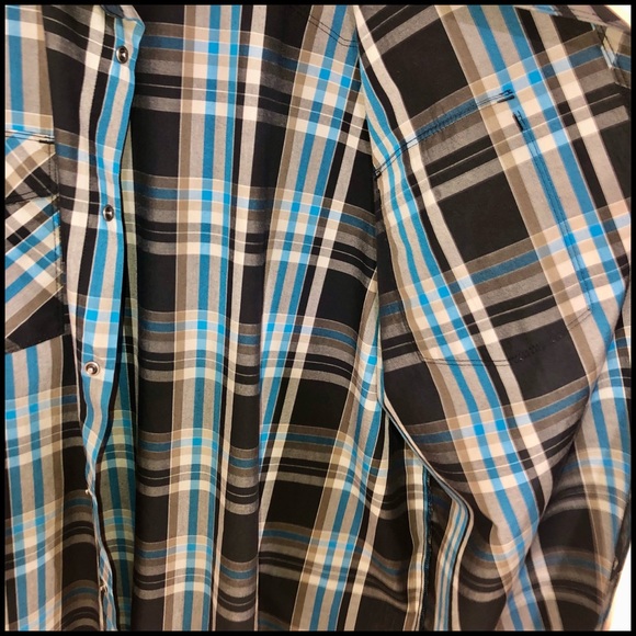 TheNorthFace🍃🍂 Black Blue and Grey flannel with 2 pockets, snaps, like new - Picture 14 of 16